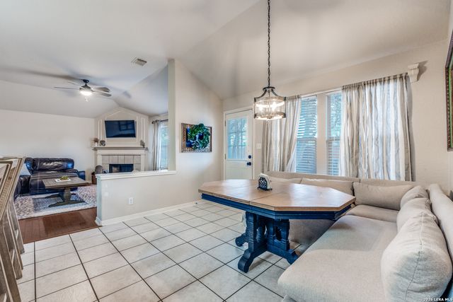 1325 Black Oak Dr, Schertz, TX 78154