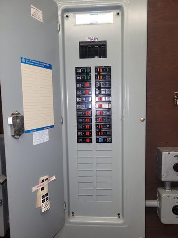 8 Lovejoy Road, Loudon, NH 03307