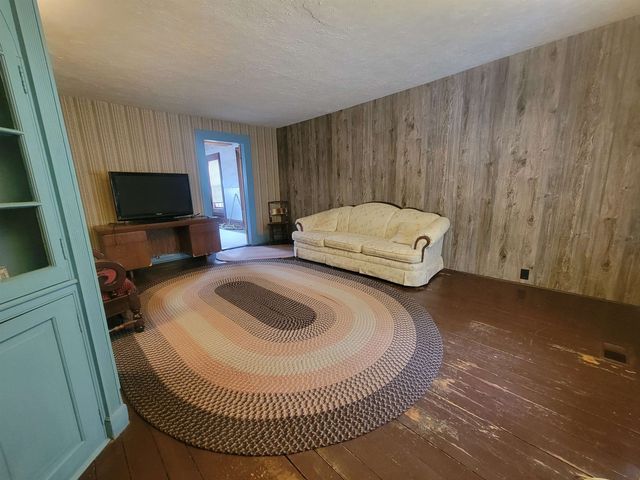 8 Lovejoy Road, Loudon, NH 03307