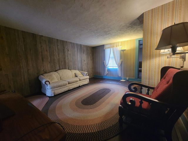 8 Lovejoy Road, Loudon, NH 03307