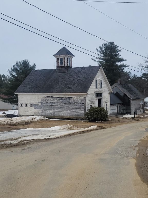 8 Lovejoy Road, Loudon, NH 03307