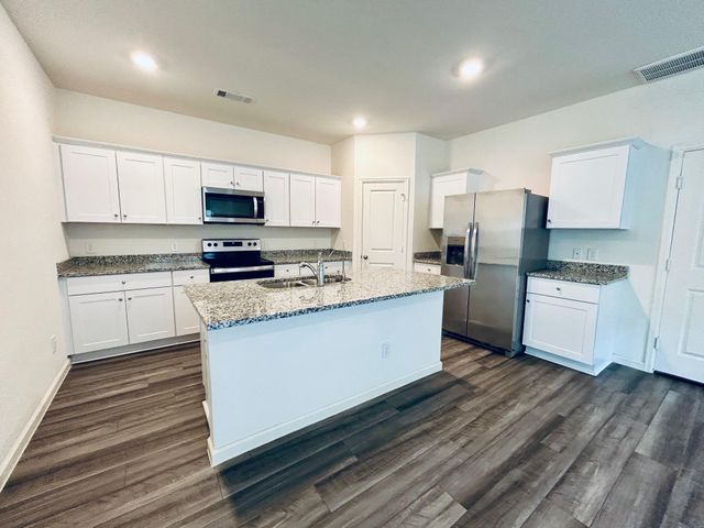 669 Amesbury Road, Conroe, TX 77316