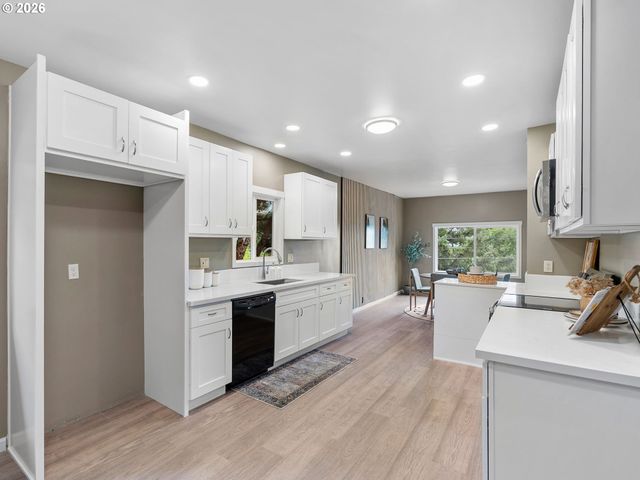 10503 Nw 3RD St, Portland, OR 97231