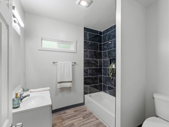 10503 Nw 3RD St, Portland, OR 97231