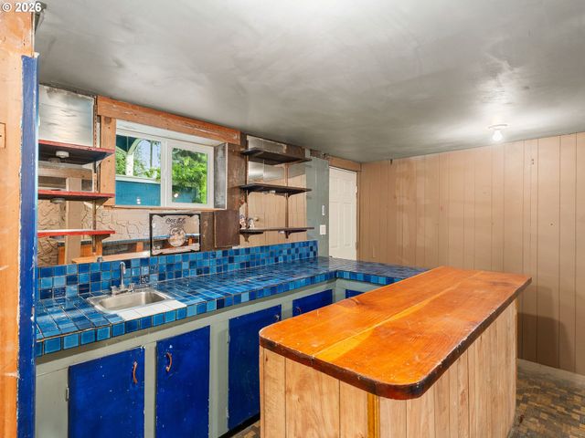 10503 Nw 3RD St, Portland, OR 97231