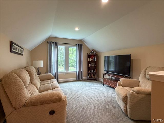 4 Gilbert Road, New Hartford, NY 13413
