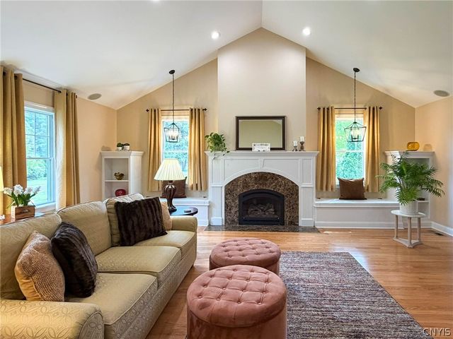 4 Gilbert Road, New Hartford, NY 13413