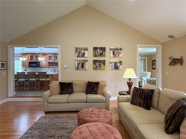 4 Gilbert Road, New Hartford, NY 13413