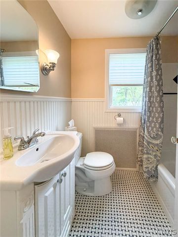 4 Gilbert Road, New Hartford, NY 13413