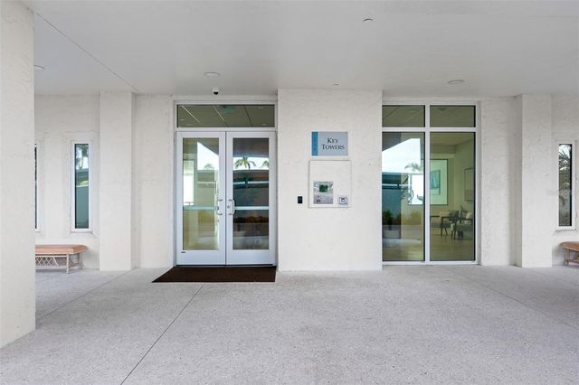 1750 BENJAMIN FRANKLIN DRIVE 8D, Sarasota, FL 34236