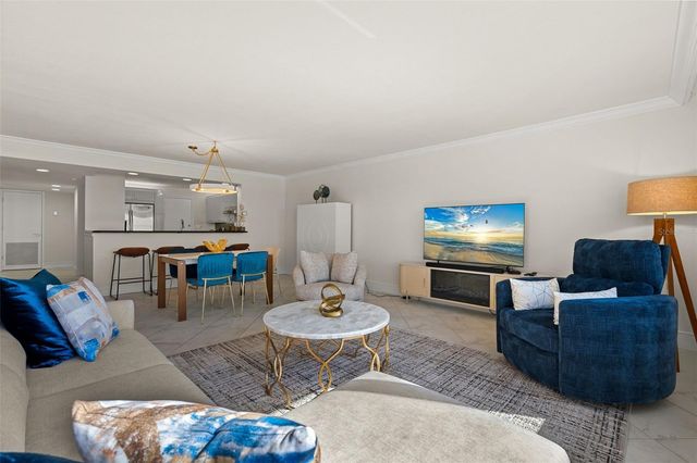 1750 BENJAMIN FRANKLIN DRIVE 8D, Sarasota, FL 34236