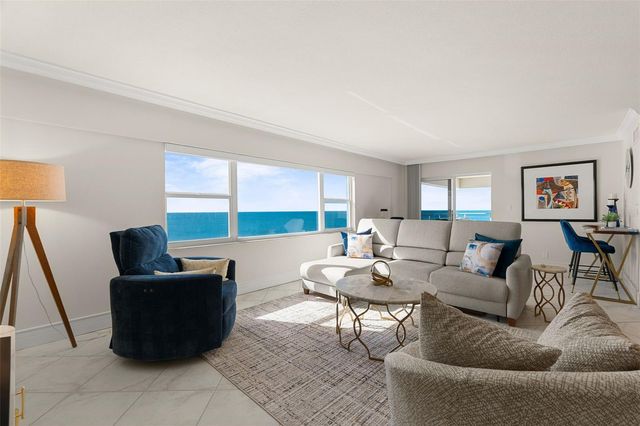 1750 BENJAMIN FRANKLIN DRIVE 8D, Sarasota, FL 34236