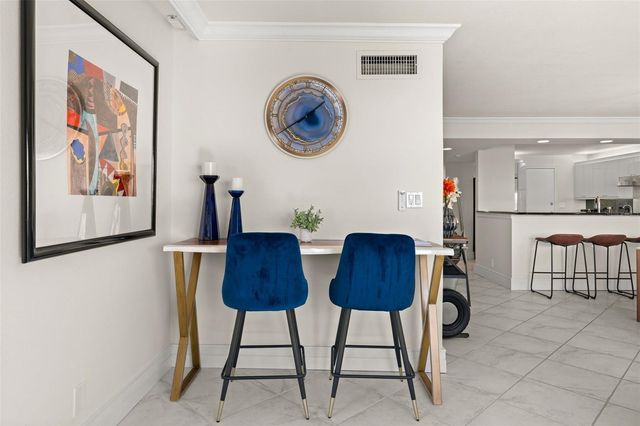 1750 BENJAMIN FRANKLIN DRIVE 8D, Sarasota, FL 34236