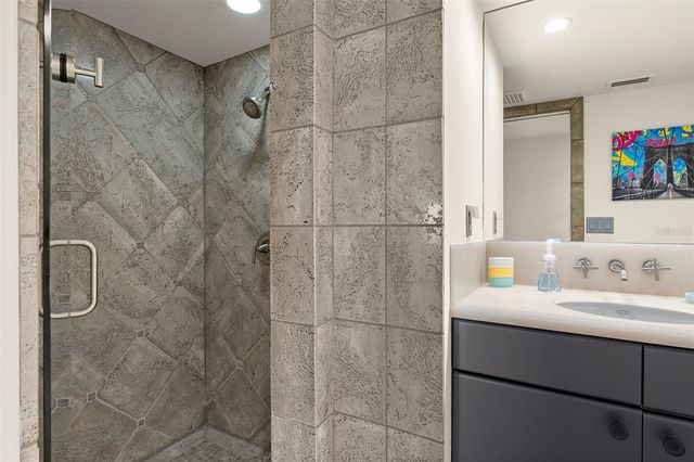 1750 BENJAMIN FRANKLIN DRIVE 8D, Sarasota, FL 34236