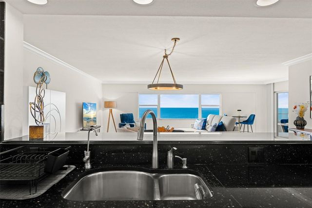 1750 BENJAMIN FRANKLIN DRIVE 8D, Sarasota, FL 34236