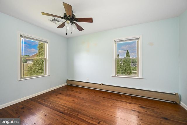 408 ELWYN TER, Manheim, PA 17545