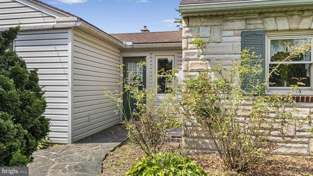 408 ELWYN TER, Manheim, PA 17545