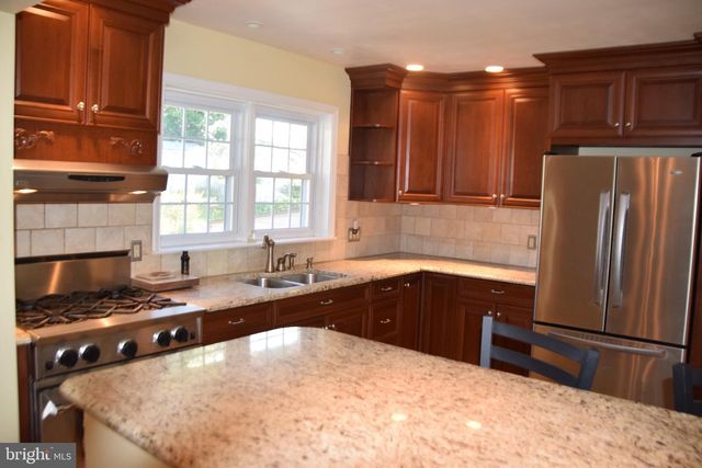 1305 WHITFIELD BLVD, Reading, PA 19609