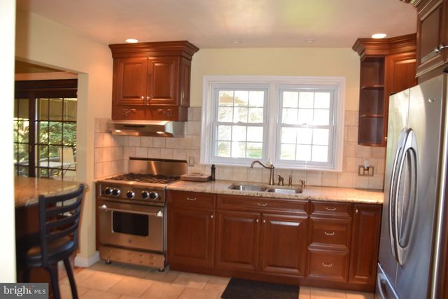 1305 WHITFIELD BLVD, Reading, PA 19609