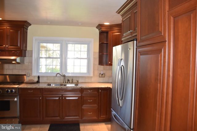 1305 WHITFIELD BLVD, Reading, PA 19609