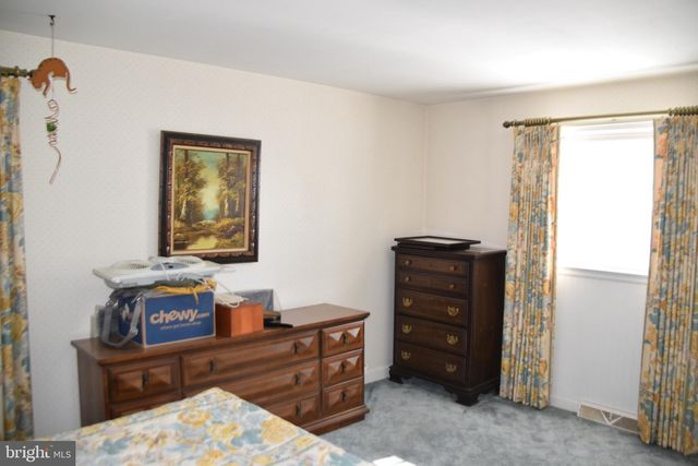 1305 WHITFIELD BLVD, Reading, PA 19609