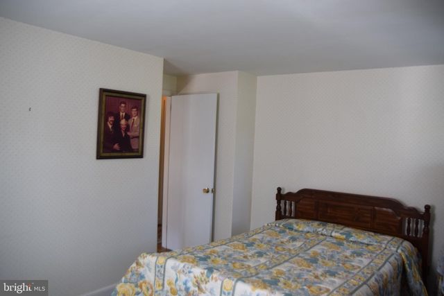 1305 WHITFIELD BLVD, Reading, PA 19609