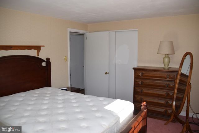 1305 WHITFIELD BLVD, Reading, PA 19609
