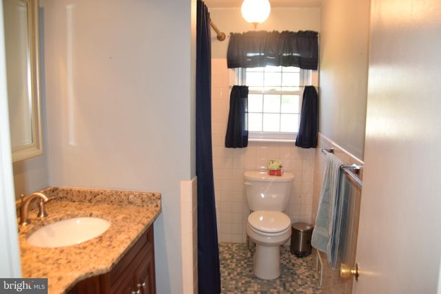 1305 WHITFIELD BLVD, Reading, PA 19609