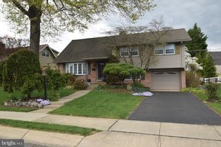1305 WHITFIELD BLVD, Reading, PA 19609