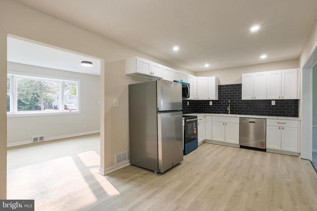 20 MERRY RD, Newark, DE 19713
