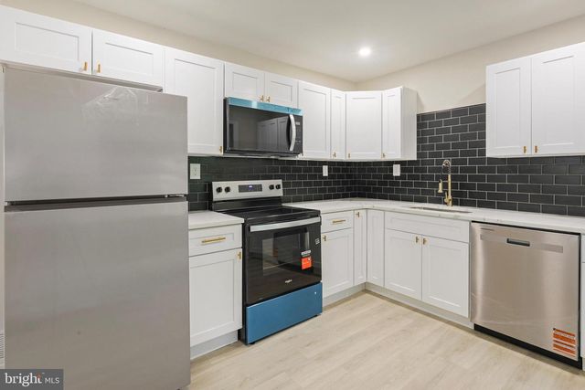 20 MERRY RD, Newark, DE 19713