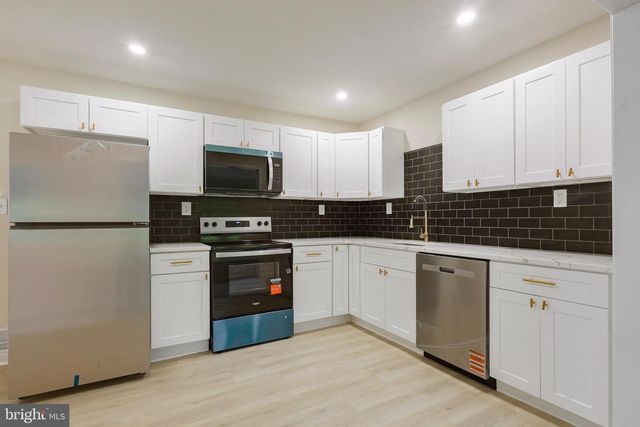 20 MERRY RD, Newark, DE 19713