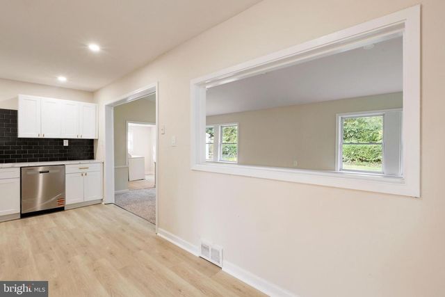 20 MERRY RD, Newark, DE 19713
