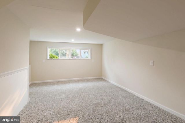 20 MERRY RD, Newark, DE 19713