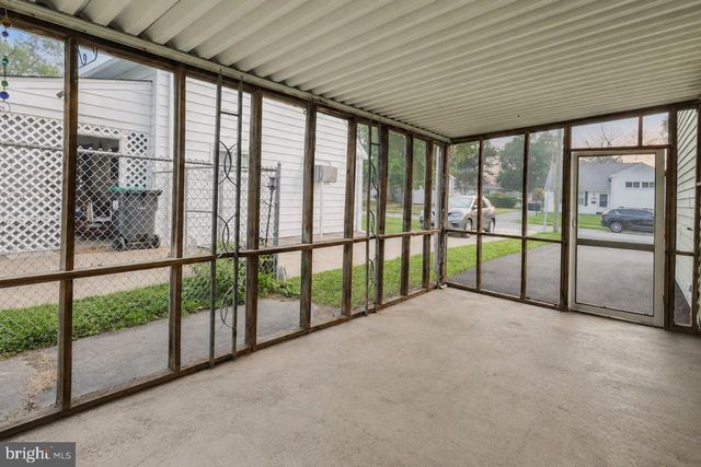 20 MERRY RD, Newark, DE 19713