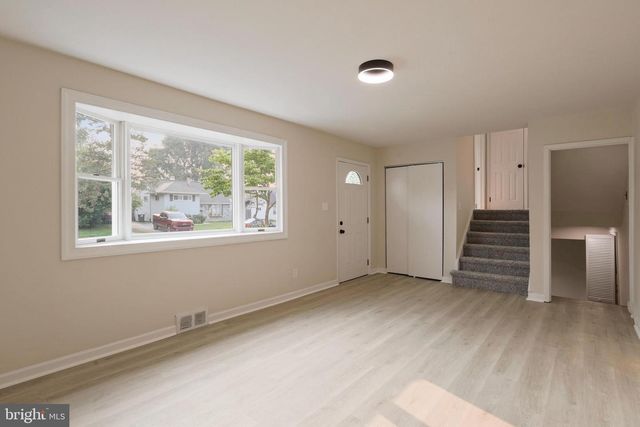 20 MERRY RD, Newark, DE 19713