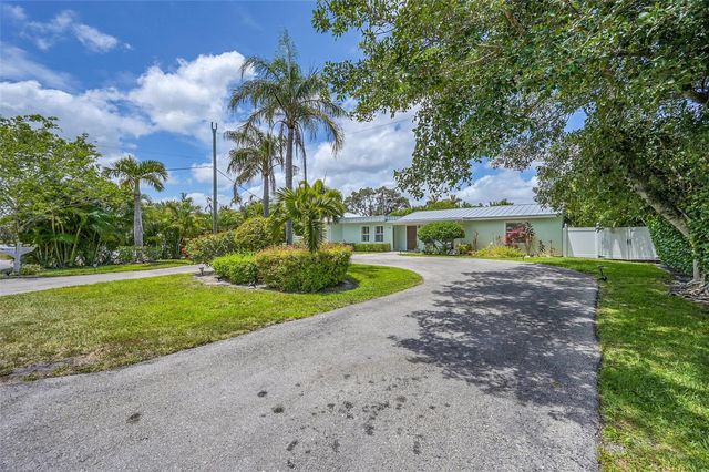 365 NW 35th St, Boca Raton, FL 33431