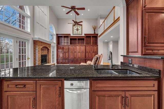 787 County Road 1280, West Plains, MO 65775