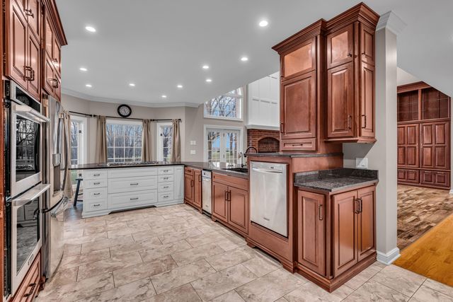 787 County Road 1280, West Plains, MO 65775