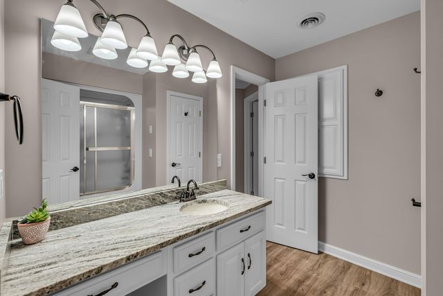 787 County Road 1280, West Plains, MO 65775