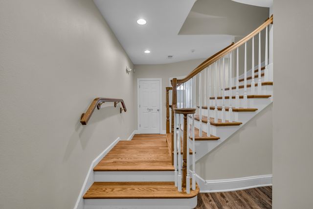 787 County Road 1280, West Plains, MO 65775