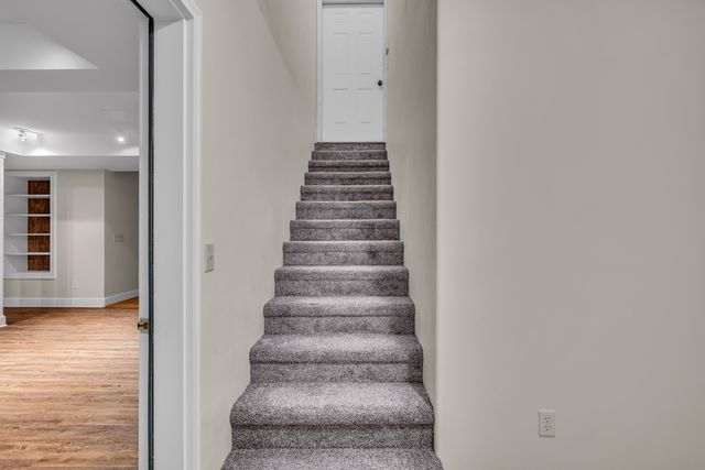 787 County Road 1280, West Plains, MO 65775