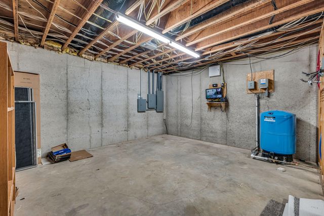 787 County Road 1280, West Plains, MO 65775