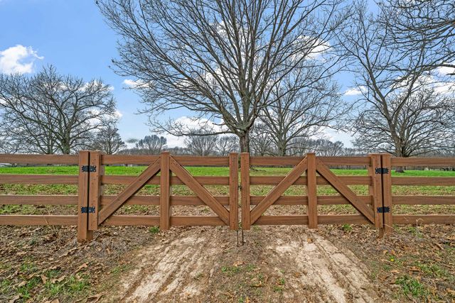 787 County Road 1280, West Plains, MO 65775