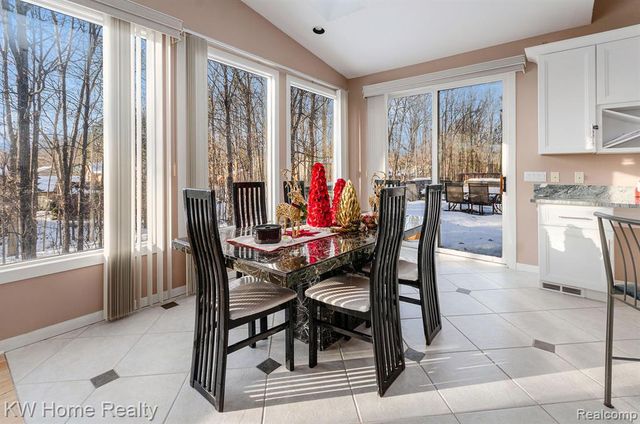 7143 Yarmouth Court, West Bloomfield, MI 48322