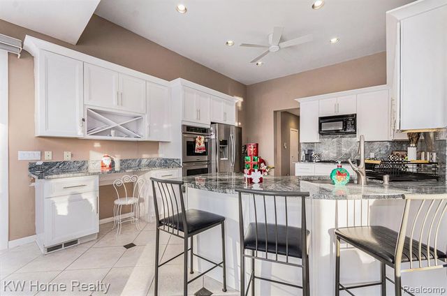 7143 Yarmouth Court, West Bloomfield, MI 48322