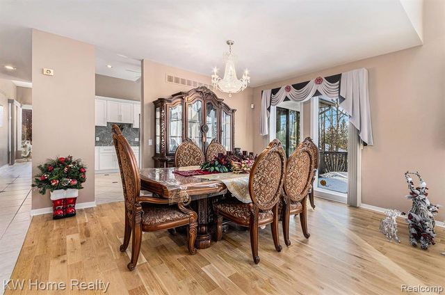 7143 Yarmouth Court, West Bloomfield, MI 48322