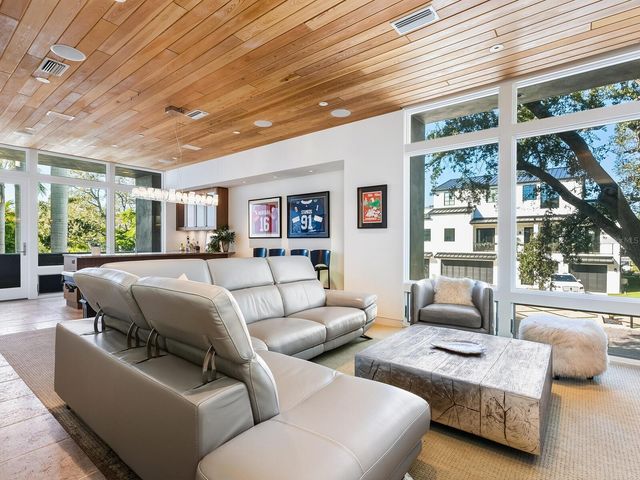 1404 KENILWORTH STREET, Sarasota, FL 34231