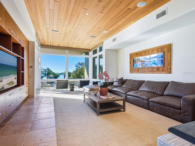 1404 KENILWORTH STREET, Sarasota, FL 34231