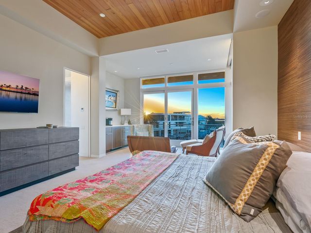 1404 KENILWORTH STREET, Sarasota, FL 34231